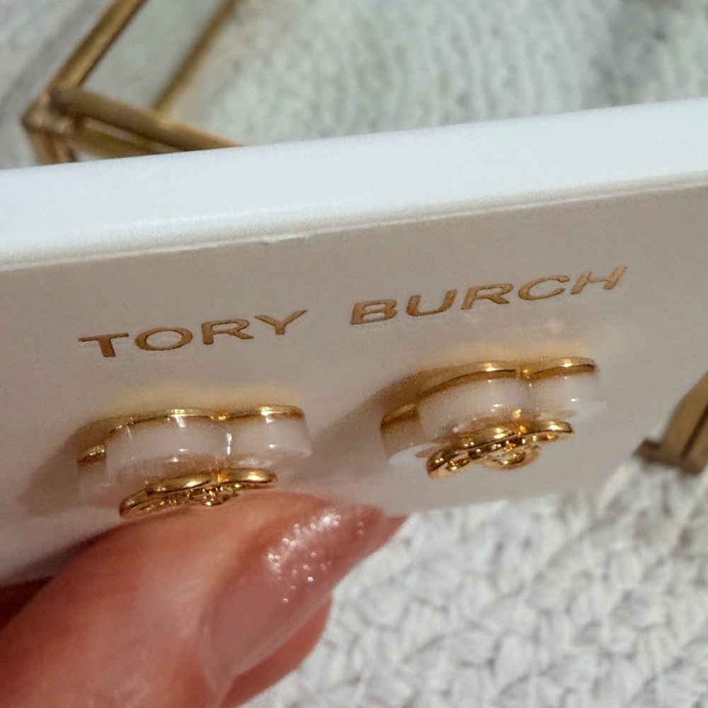 TORY BURCH
Mother-Of-Pearl Kira Clover Stacked Studs - New + dust bag! - Picture 5 of 7